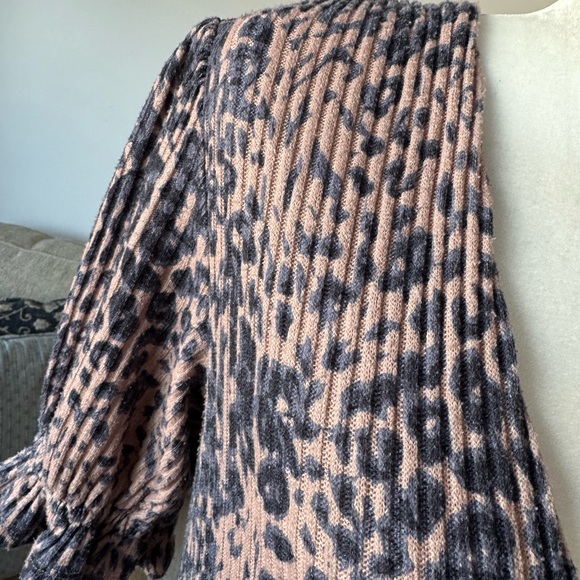 Hutch Ruffle Dress Size Medium Blue Beige/Pink VNeck - Picture 4 of 10